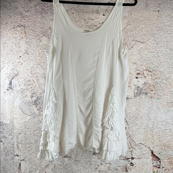 Free People Tops - Free people small tank Elegant White Sleeveless Top. A663